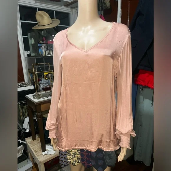 XCVI Blush V Neck Long Sleeve NWT - Picture 7 of 7